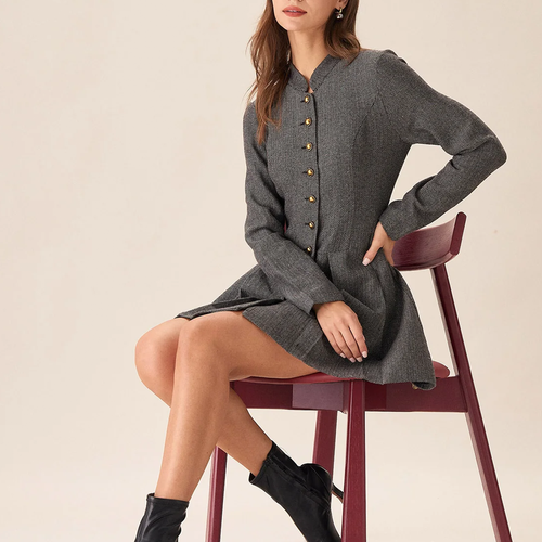 Graues A‑Linien‑Minikleid mit Knopfleiste und plissiertem Rockteil